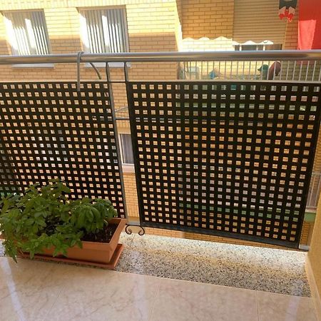Alquilo Hermoso Apartamento En La Paradisiaca Oropesa Del Mar, 2Habitaciones, 1 Bano, Cocina, Salon, Aire Acondicionado Y Balcon A 400 Metros De La Playa Morro De Gos, Muy Cerca De Supermercados, Comercios Y Bares Esterno foto