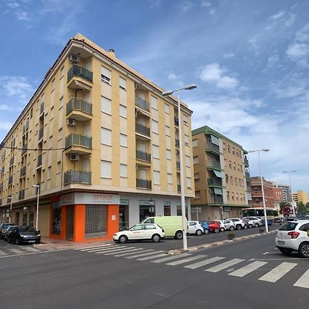Alquilo Hermoso Apartamento En La Paradisiaca Oropesa Del Mar, 2Habitaciones, 1 Bano, Cocina, Salon, Aire Acondicionado Y Balcon A 400 Metros De La Playa Morro De Gos, Muy Cerca De Supermercados, Comercios Y Bares Esterno foto