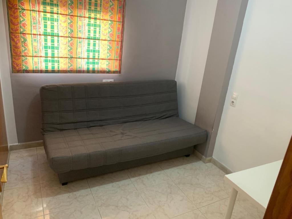 Alquilo Hermoso Apartamento En La Paradisiaca Oropesa Del Mar, 2Habitaciones, 1 Bano, Cocina, Salon, Aire Acondicionado Y Balcon A 400 Metros De La Playa Morro De Gos, Muy Cerca De Supermercados, Comercios Y Bares Esterno foto