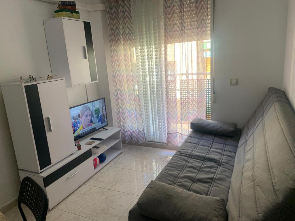 Alquilo Hermoso Apartamento En La Paradisiaca Oropesa Del Mar, 2Habitaciones, 1 Bano, Cocina, Salon, Aire Acondicionado Y Balcon A 400 Metros De La Playa Morro De Gos, Muy Cerca De Supermercados, Comercios Y Bares Esterno foto