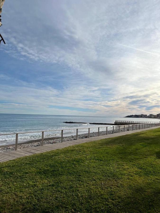 Alquilo Hermoso Apartamento En La Paradisiaca Oropesa Del Mar, 2Habitaciones, 1 Bano, Cocina, Salon, Aire Acondicionado Y Balcon A 400 Metros De La Playa Morro De Gos, Muy Cerca De Supermercados, Comercios Y Bares Esterno foto